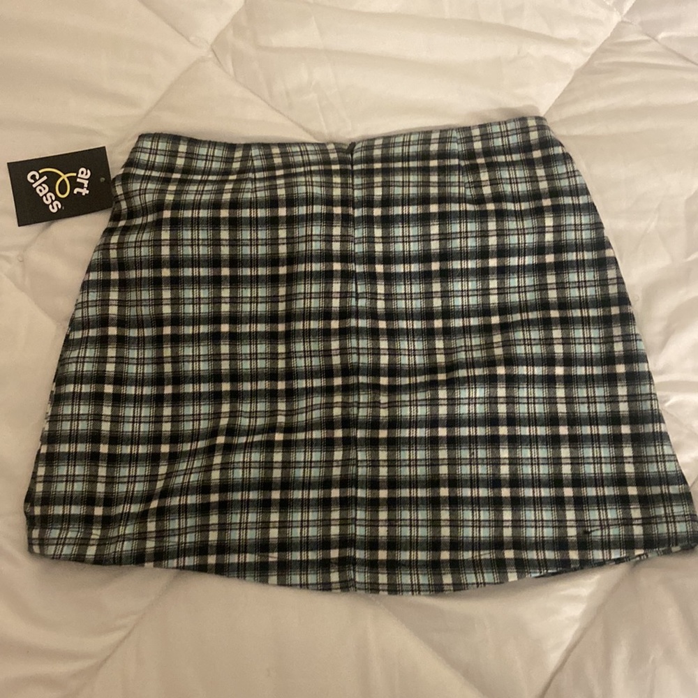 Blue white and black pattern skirt - Picture 2 of 2
